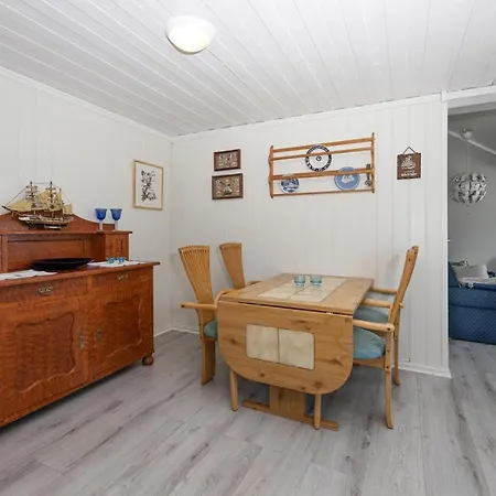 2 Bedroom Awesome Home In Isfjorden Exterior photo
