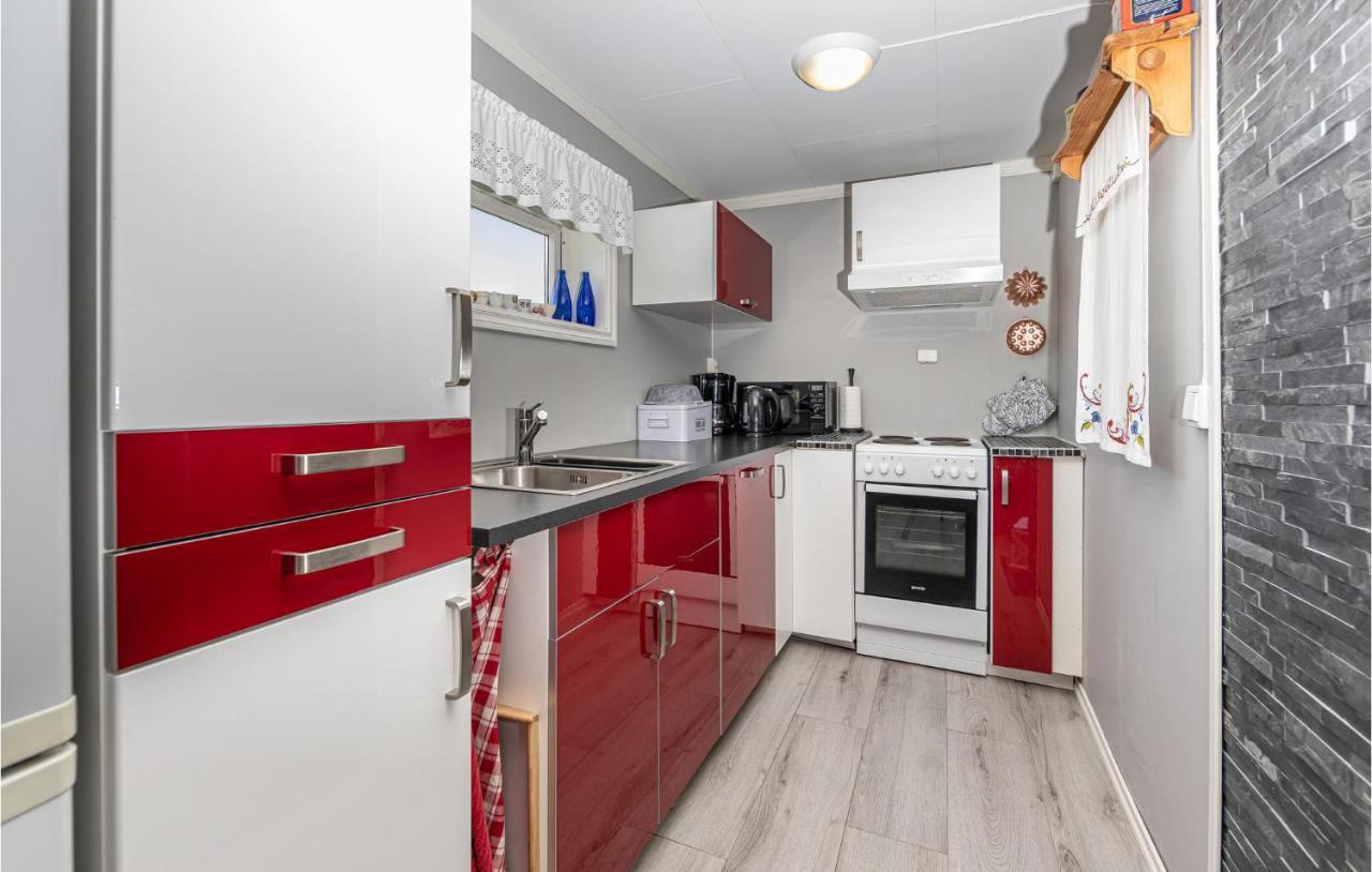 2 Bedroom Awesome In Semesterbostad *