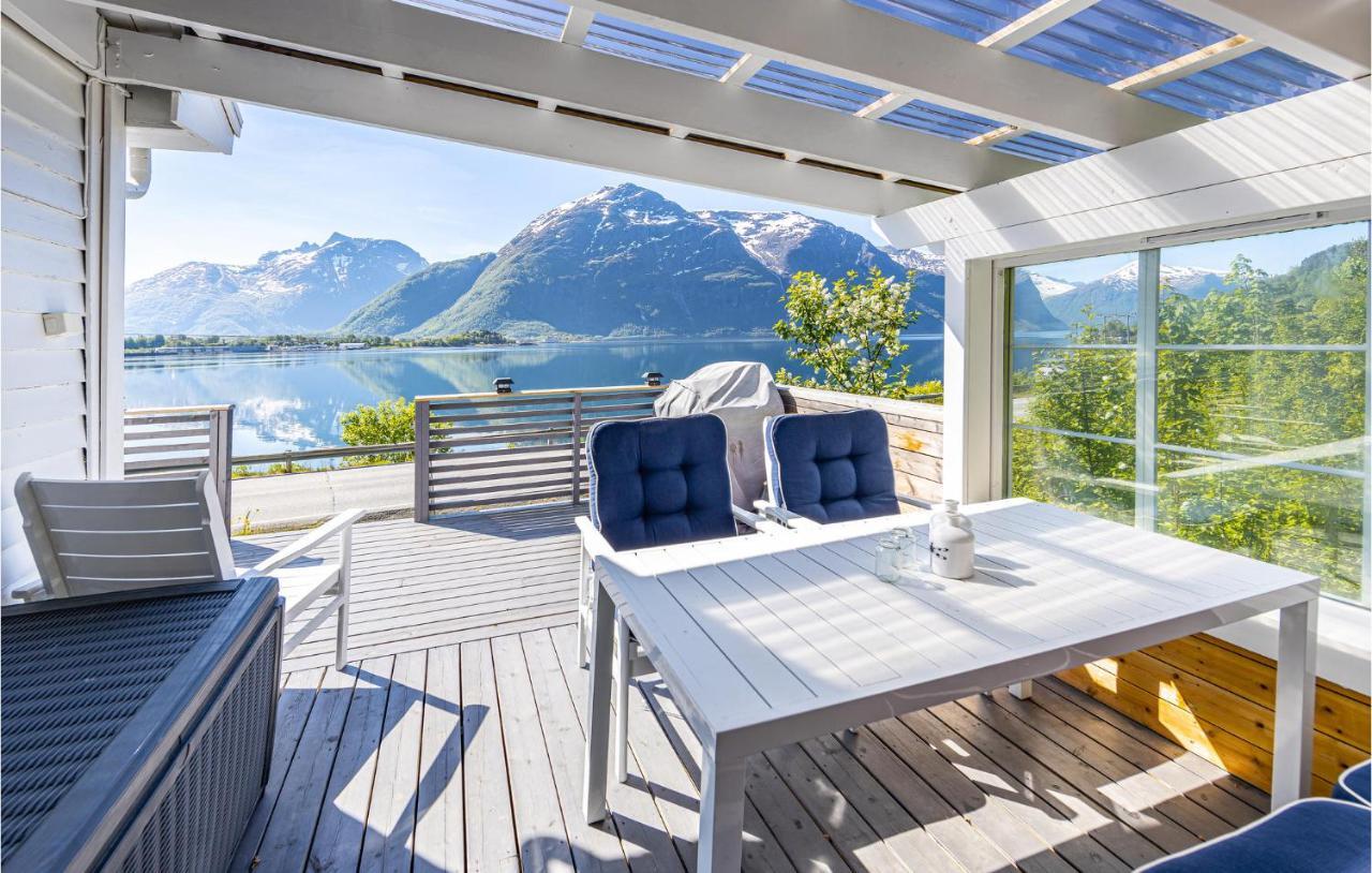 2 Bedroom Awesome In