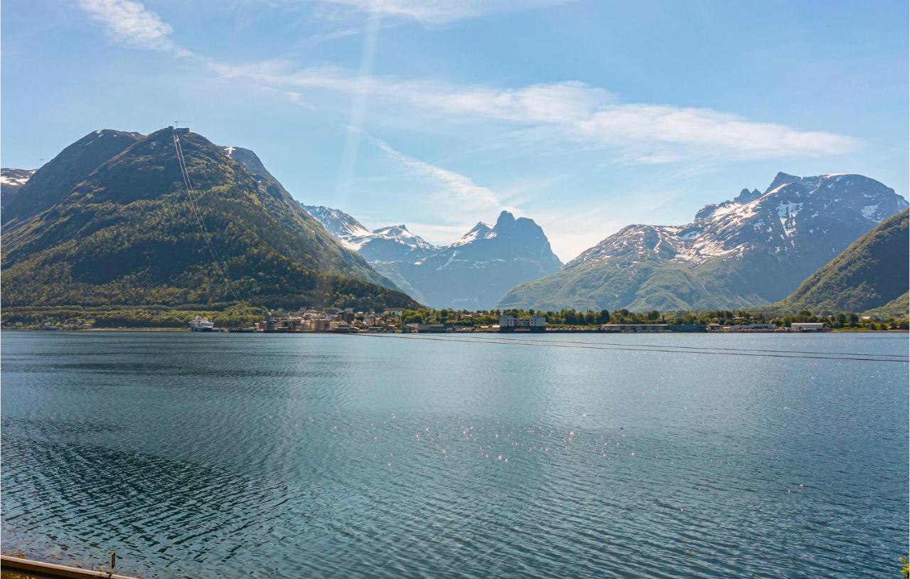 Semesterbostad 2 Bedroom Awesome In