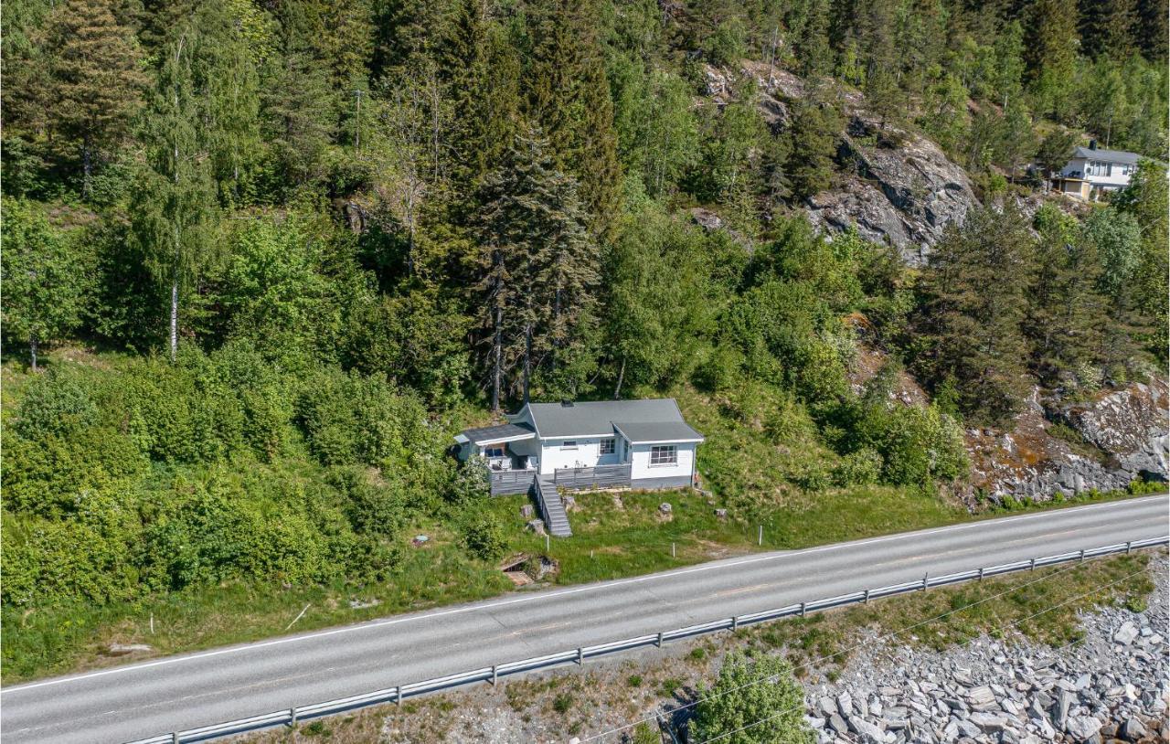 2 Bedroom Awesome In * Isfjorden